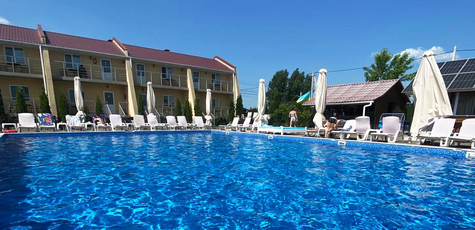 Visiting the pool at Rayskiy Dvorik on weekdays