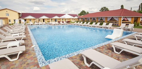 Vacation with breakfast and pool in Rayskiy Dvorik
