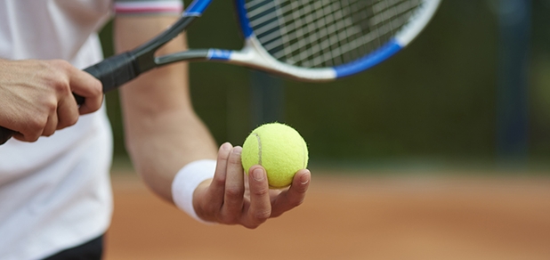 https://cdn1.pokupon.ua/uploaded/new_campaign_pictures/941431/data/main620x292/tennisist-pytaetsa-porazit-scet.jpg?1752060922