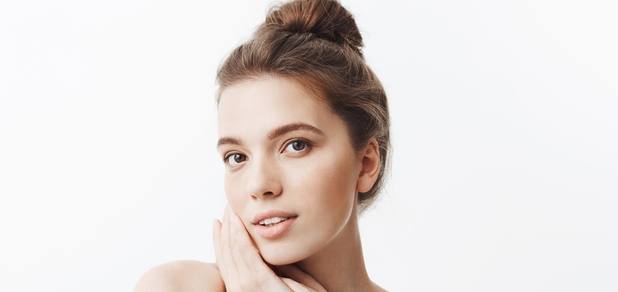 https://cdn1.pokupon.ua/uploaded/new_campaign_pictures/942727/data/main620x292/close-up-attractive-dark-haired-young-woman-with-bun-hairstyle-naked-shoulders-holding-hands-near-face-with-relaxed-calm-face-expression20250804-3489308-uoxnyg.jpg?1754310901