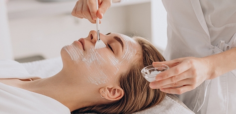 Facial Enzyme Therapy with Myostimulation in Gera