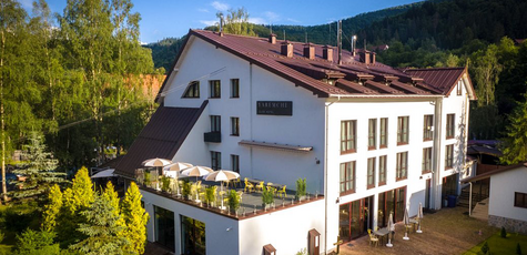От 2 ночей с завтраками в «Yaremche Club Hotel»