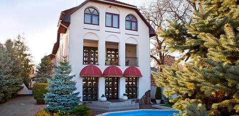 From 1 night with breakfast at Eduard in Uzhgorod