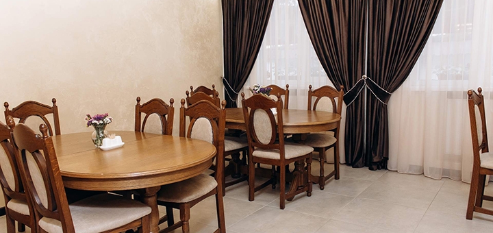 https://cdn1.pokupon.ua/uploaded/new_campaign_pictures/945323/data/main720x340/hotel-eduard-23.jpg?1758180450