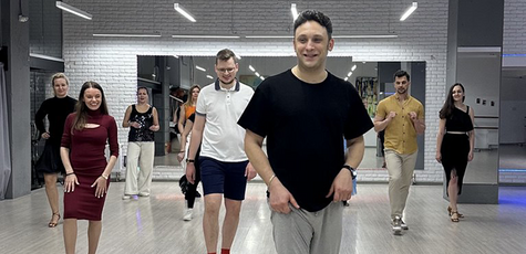 До 8 занять сальсою, бачатою або латиною
