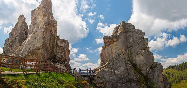 https://cdn1.pokupon.ua/uploaded/new_campaign_pictures/946151/data/main720x340/Litopysne-misto-Tustan.Zysko-serhii-1.png?1759299614
