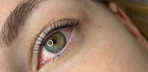 Eyelash extensions at Vixi Beauty Salon