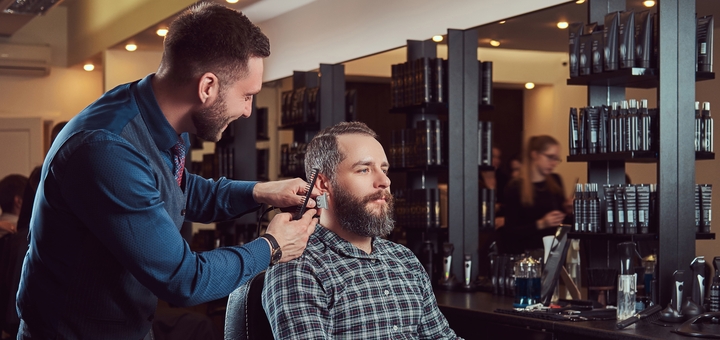 https://cdn1.pokupon.ua/uploaded/new_campaign_pictures/947084/data/main720x340/professional-barber-working-with-client-hairdressing-salon-styling-beard-with-trimmer20251014-873141-exo7mj.jpg?1760422028