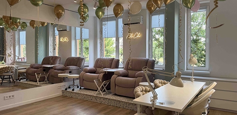 Манікюр та педикюр у студії «Chi Chi nails»