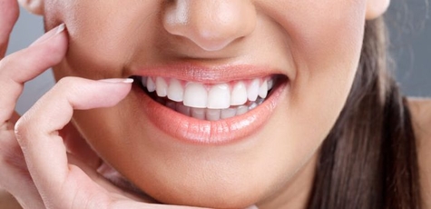 Знижка на чистку та відбілювання зубів у DemiDent