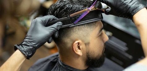 Мужская стрижка и коррекция бороды в «Davy Jones»