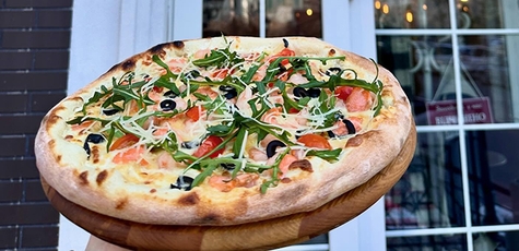 Знижка 30% на піцу «4 Cheese Pizza & Croissants»