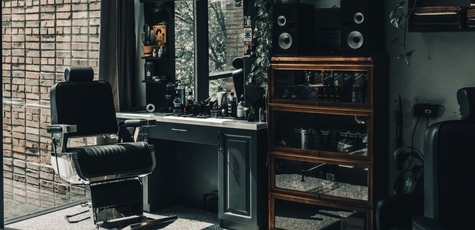 Men's haircuts and beard trims at Lipsky