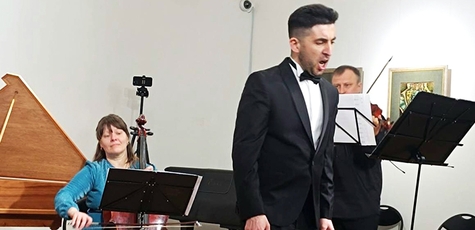 До 6 онлайн-занять вокалом від Назара Корняка