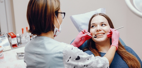 Лечение кариеса с установкой пломбы в «KR Dental»