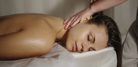 Креольський масаж бамбуковими віниками у «Green»