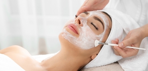 Facial cleansing with peeling and microcurrent