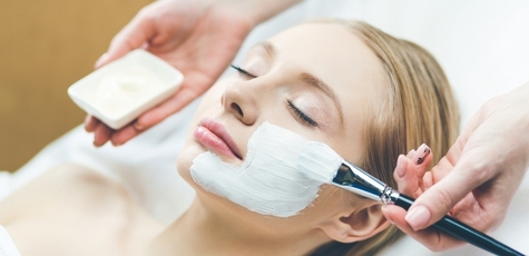 Чистка обличчя з пілінгом та маскою в «Ok skin»