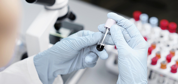 https://cdn1.pokupon.ua/uploaded/new_campaign_pictures/955226/data/main620x292/high-angle-female-researcher-laboratory-with-test-tubes.jpg?1770195130