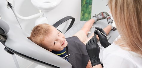 Лікування карієсу дитині у клініці «Clinic Plus»