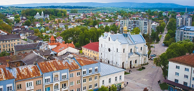 https://cdn1.pokupon.ua/uploaded/new_campaign_pictures/956960/data/main620x292/tour-truskavets-gallery-19.jpg?1773071325