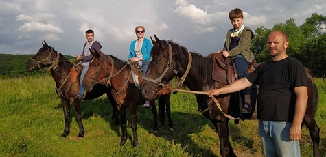 40% off horseback riding with Shenkel