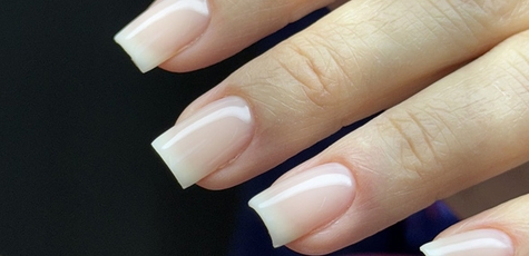 Маникюр и педикюр с гель-лаком в «Gloss up nails»