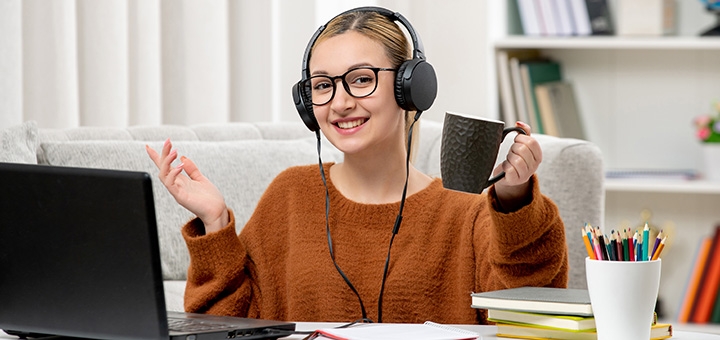 https://cdn1.pokupon.ua/uploaded/new_campaign_pictures/961325/data/main720x340/student-online-cute-girl-glasses-sweater-studying-computer-holding-coffee-cup.jpg?1779705890