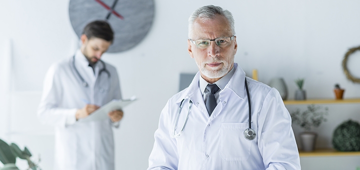 https://cdn1.pokupon.ua/uploaded/new_campaign_pictures/963484/data/main720x340/positive-senior-doctor-office.jpg?1783348982