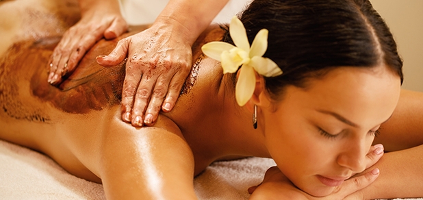 https://cdn1.pokupon.ua/uploaded/new_campaign_pictures/963627/data/main620x292/closeup-therapist-massaging-woman-s-back-hot-chocolate-spa-treatment.jpg?1783927273