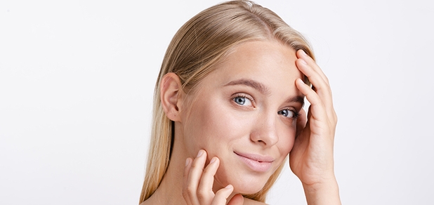 https://cdn1.pokupon.ua/uploaded/new_campaign_pictures/963830/data/main620x292/close-up-blonde-woman-posing-with-white-background.jpg?1784112943