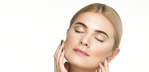 Facial cleansing or hydropeeling HydraFacial