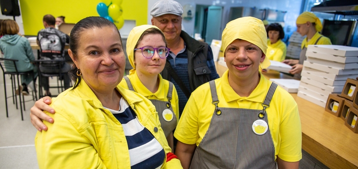 https://cdn1.pokupon.ua/uploaded/new_campaign_pictures/964024/data/main720x340/%D0%A2%D0%B5%D0%BC%D0%B0_%D0%B8_%D0%BC%D0%B0%D0%BC%D0%B0.jpg?1784539308