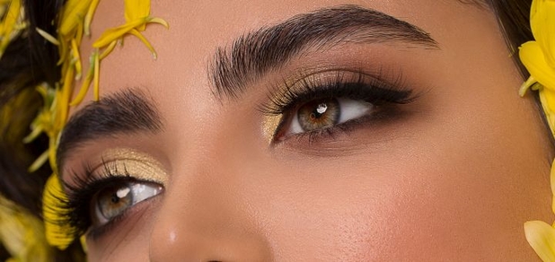 https://cdn1.pokupon.ua/uploaded/new_campaign_pictures/964643/data/main620x292/fashion-model-smokey-eye-makeup-green-eyes.jpg?1785938160