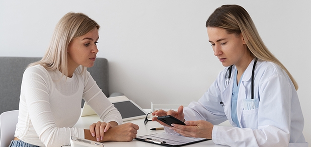 https://cdn1.pokupon.ua/uploaded/new_campaign_pictures/965281/data/main620x292/side-view-doctor-patient-clinic.jpg?1787048937