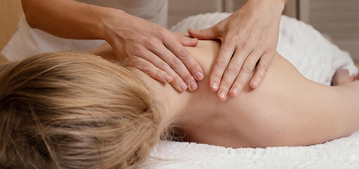 https://cdn1.pokupon.ua/uploaded/new_campaign_pictures/965344/data/main720x340/close-up-hands-massaging-woman-s-back.jpg?1787063806