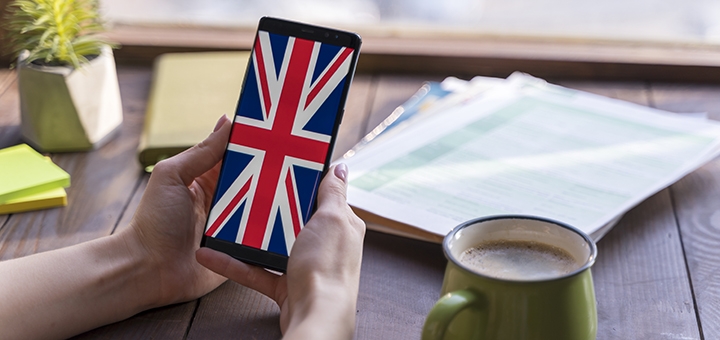 https://cdn1.pokupon.ua/uploaded/new_campaign_pictures/965939/data/main720x340/close-up-woman-with-smartphone-coffee-cup.jpg?1788527573
